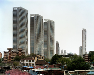 Illustration for article titled Maximum City: Dizzying Images of Mumbai's Sky High Building Boom